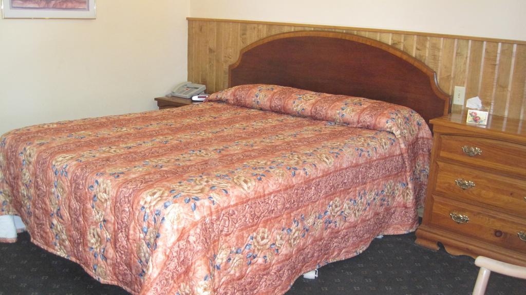 Rosecourt Motel Stratford Room photo